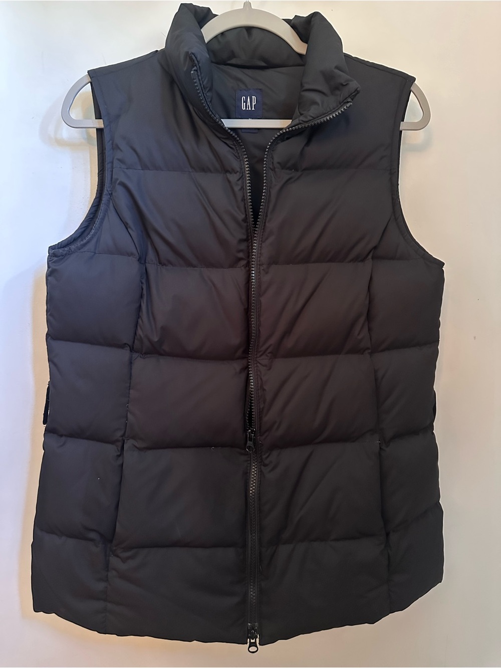 GAP Black Quilted Puffer Vest - Women's